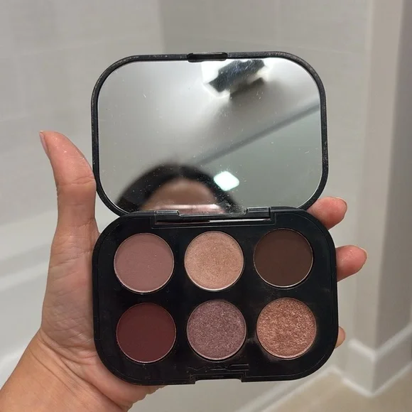 MAC connect in colour eyeshadow palette - Picture 3 of 3
